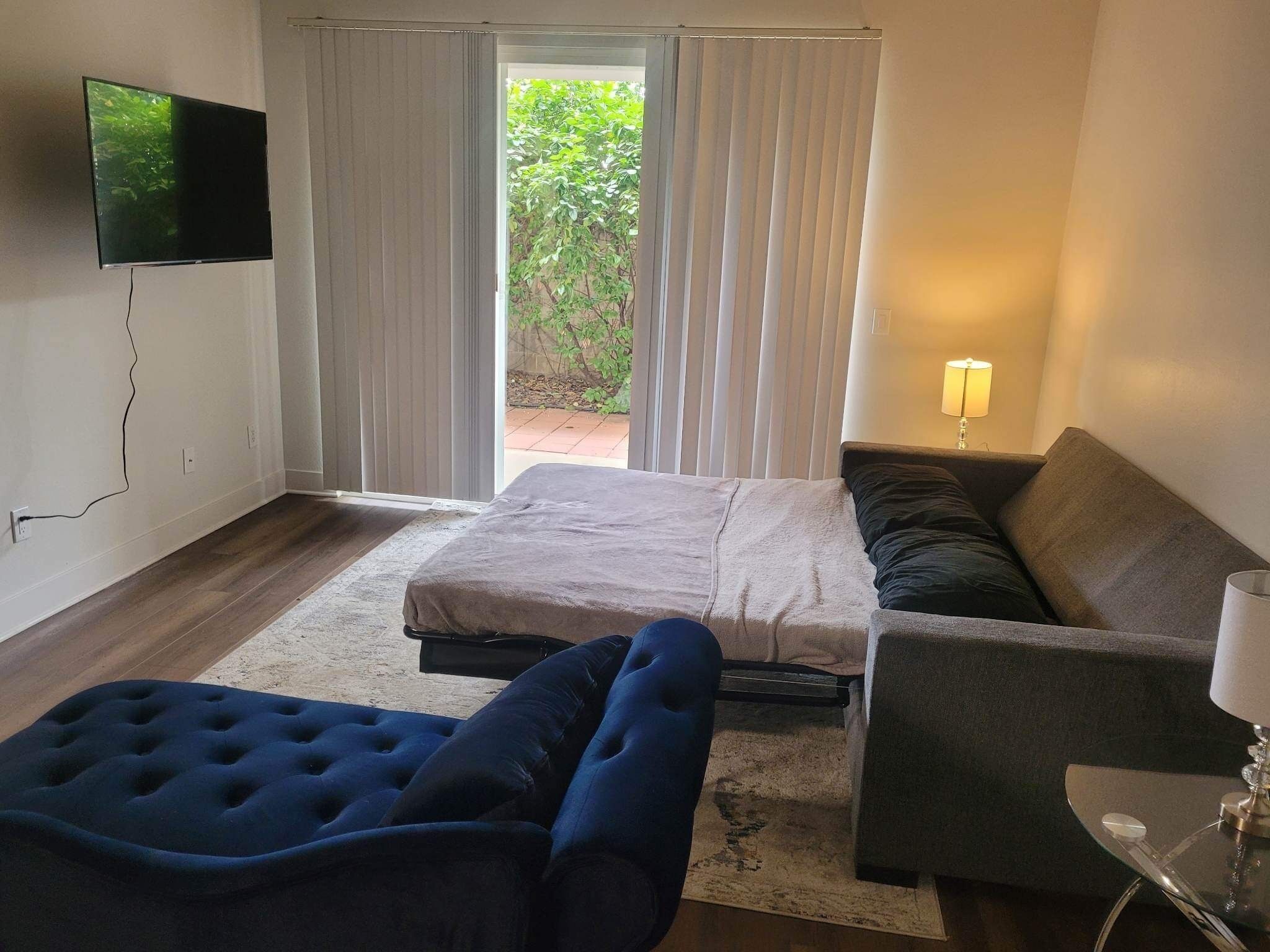 2 bedroom apartment Marina Del Rey less than 10 mins from Venice Beach!