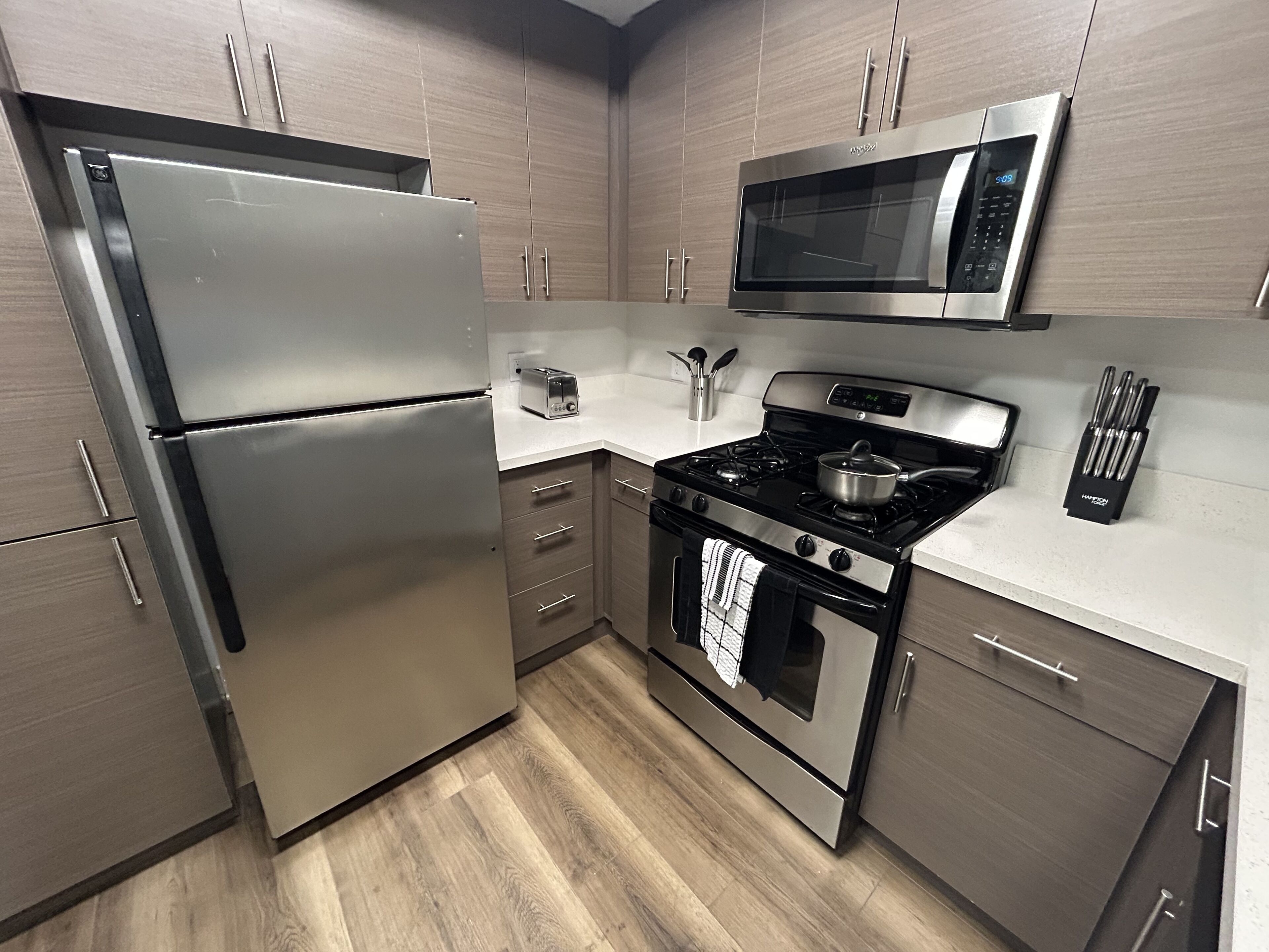 2 bedroom apartment Marina Del Rey less than 10 mins from Venice Beach!