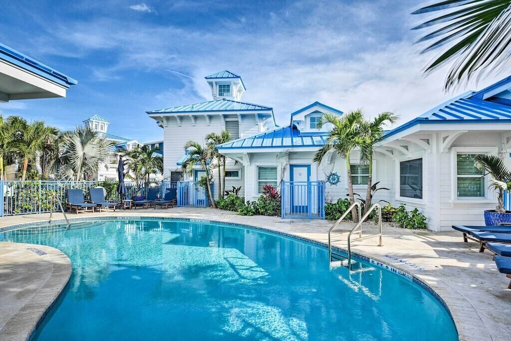 Seconds from the ocean, one bedroom villa #1