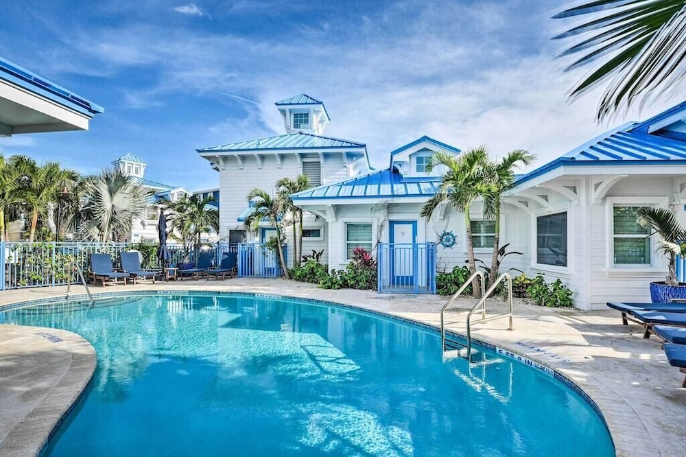 Seconds from the ocean, one bedroom villa #1