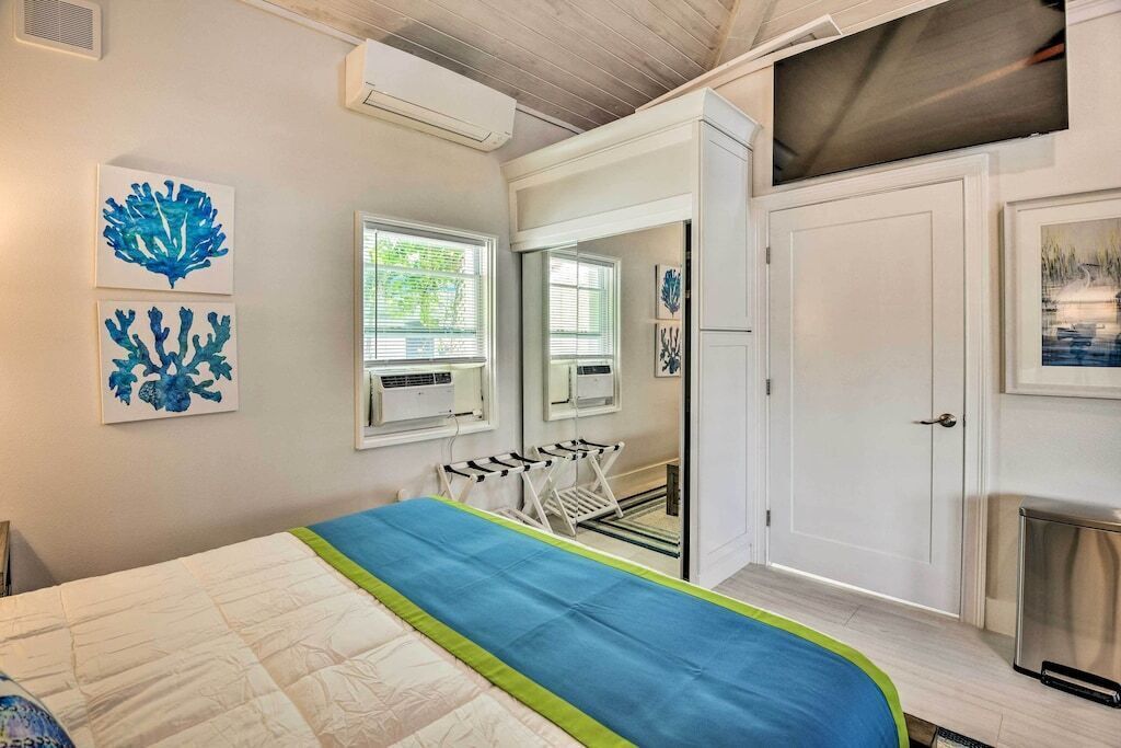 Seconds from the ocean, studio villa #2