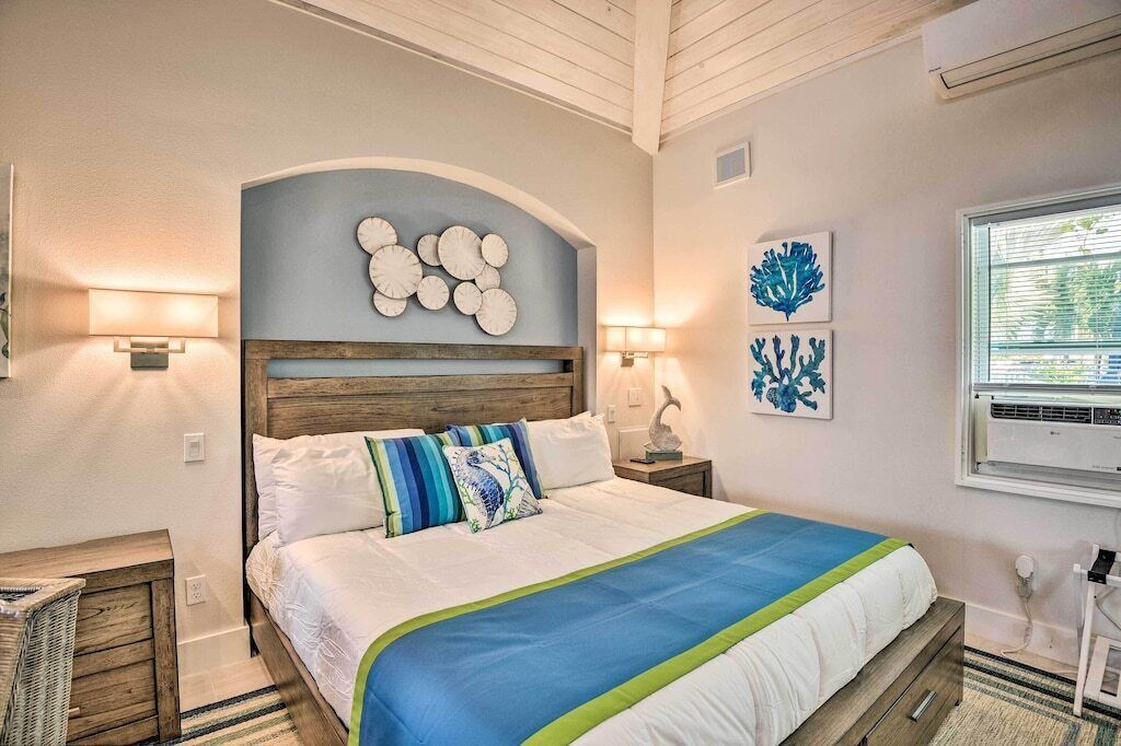 Seconds from the ocean, studio villa #2