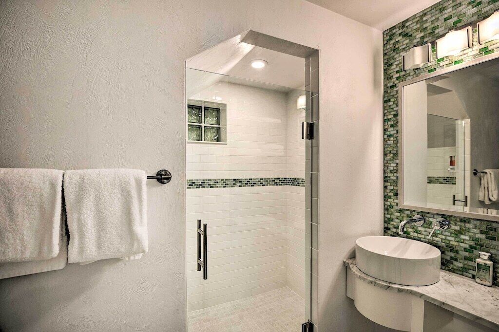 NEW! Lavish Beachfront House w/ Outdoor Kitchen!