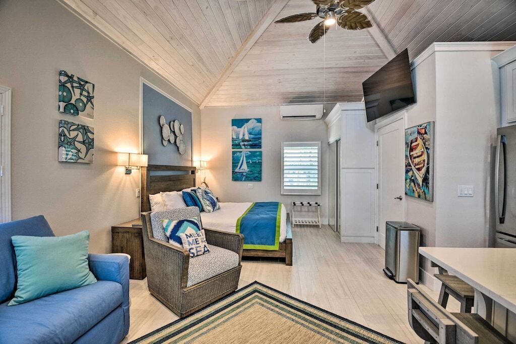 Seconds from the ocean, studio villa #6