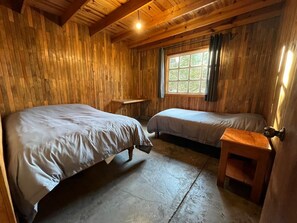 5 bedrooms, free WiFi, bed sheets