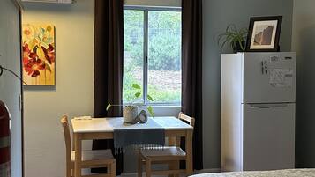 1 chambre, fer et planche Ă repasser, Wi-Fi gratuit, draps fournis