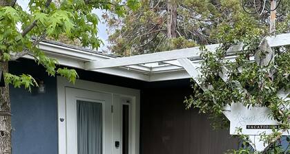 Robin's Nest -
Cozy & quiet guest house minutes from historic downtown Mariposa