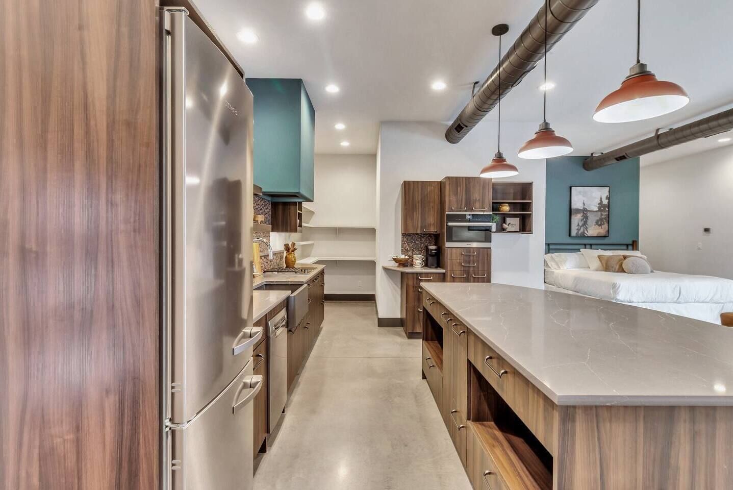 Luxurious, Modern 2 Bed Downtown Star Studio