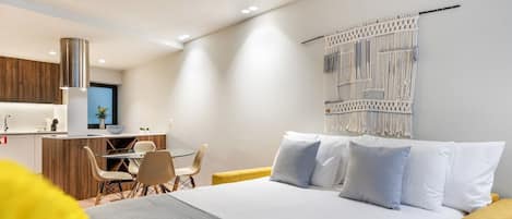1 bedroom, iron/ironing board, internet, bed sheets