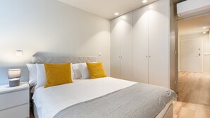 1 bedroom, iron/ironing board, internet, bed sheets