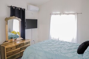 2 bedrooms, iron/ironing board, free WiFi - Little Paradise (Discovery Bay)