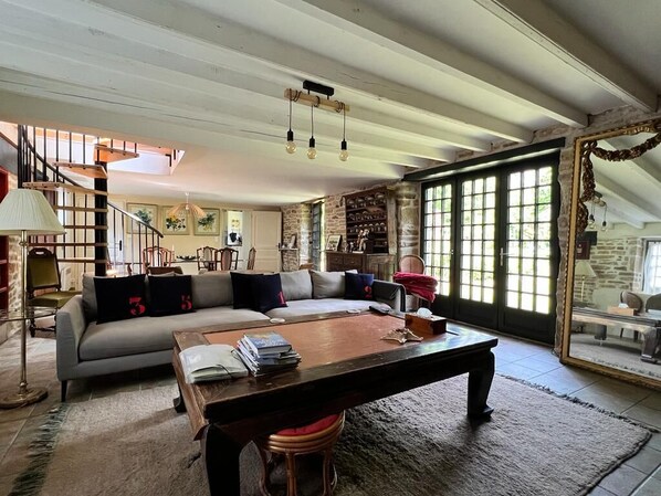 TV, DVD player, books, music library