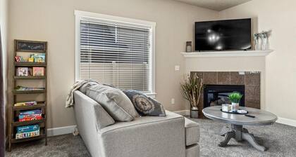 Pool~Garage Games~Pet Friendly~BBQ