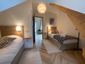 2 chambres, fer et planche à repasser, Wi-Fi, draps fournis