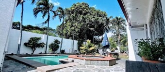 House in BF Homes Int. w/ Pool and Jacuzzi