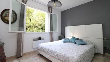 3 chambres, fer et planche Ă repasser, Wi-Fi gratuit, draps fournis