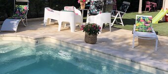Magnificent villa with air-conditioned pool 10 minutes from beaches and 30 minutes from Spain.