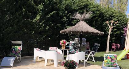 Magnifique villa avec piscine climatisĂ©e Ă 10 mn des plages et 30 mn de lâEspagn