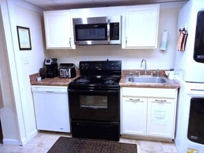 Fridge, microwave, stovetop, dishwasher