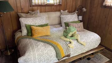 1 chambre, fer et planche à repasser, draps fournis