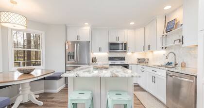 Peaceful and Family Friendly 4BR, 3BA Waterfront Escape at Lake Gaston