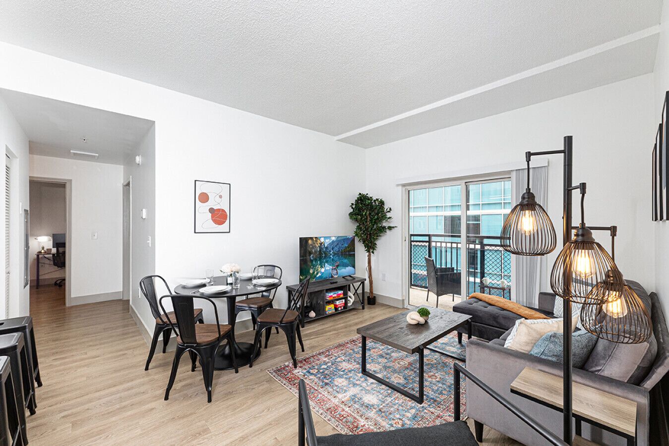 Télévision, livres, écrans d'ordinateur