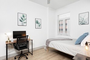 3 Schlafzimmer, Schreibtisch, Bügeleisen/Bügelbrett, kostenloses WLAN