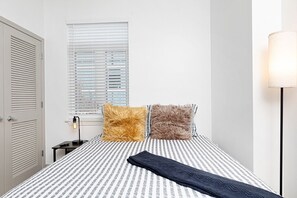 3 عدّة غرف نوم ومكتب ومكواة/لوح كي وواي فاي مجانًا