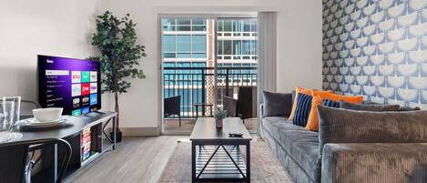 Smart-TV, Bücher, Computerbildschirme