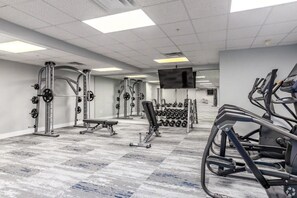 Fitness facility - Lux & Cozy Apt | Walk Everywhere, Free Parking, Balcony w/ City Views (Charlotte)