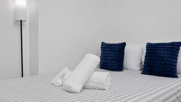 4 bedrooms, desk, iron/ironing board, free WiFi