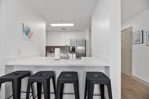 Interior - Brand New Luxury Apt, 2 Mins to Stadium, Free Parking, City Views, WiFi (Charlotte)