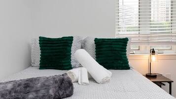 4 bedrooms, desk, iron/ironing board, free WiFi