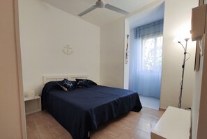 1 室のベッドルーム、WiFi