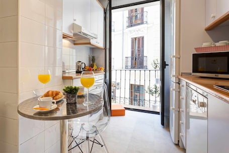 Dining. Royal Palace by Skykey - Monthly rates available!