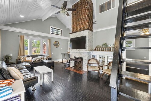 AV Bungalows #1 with Loft