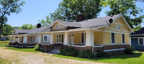 AV    Bungalows   #2