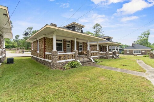 AV    Bungalows   #4