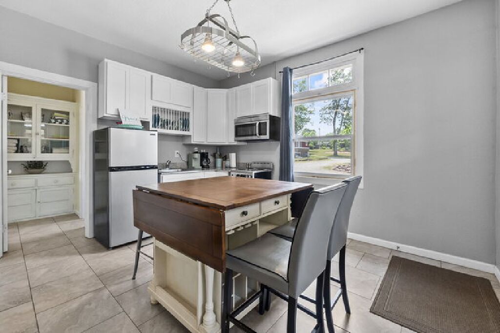 冰箱、微波炉、烤箱、炉灶