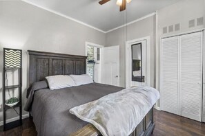 1 Schlafzimmer, Bügeleisen/Bügelbrett, kostenloses WLAN, Bettwäsche
