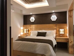 1 bedroom, in-room safe, iron/ironing board, travel cot - ARANJUEZ LOFTS - Patio Loft #5 (Santa Ana)