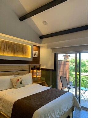 1 bedroom, in-room safe, iron/ironing board, travel crib - ARANJUEZ LOFTS - Japanese Loft #10 with balcony (Santa Ana)