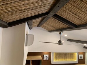 Interior - ARANJUEZ LOFTS - Japanese Loft #10 with balcony (Santa Ana)