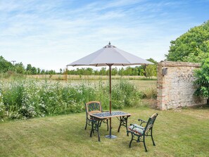 Property grounds - 1 bedroom accommodation in Fordham (Fordham)