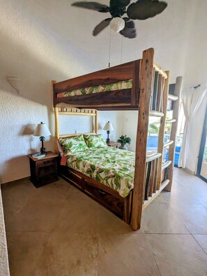 2 chambres, coffre-fort, bureau, fer et planche à repasser