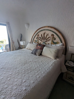 2 bedrooms, in-room safe, desk, iron/ironing board