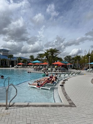 Piscine extérieure, piscine chauffée
