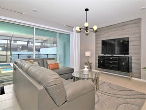 Televisión y futbolito 