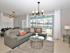 Televisión y futbolito 