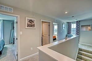 4 bedrooms, desk, iron/ironing board, free WiFi